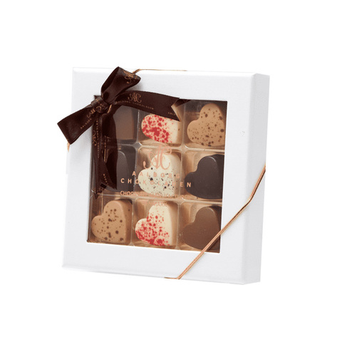 Æske med 9 stk. chokoladehjerter-