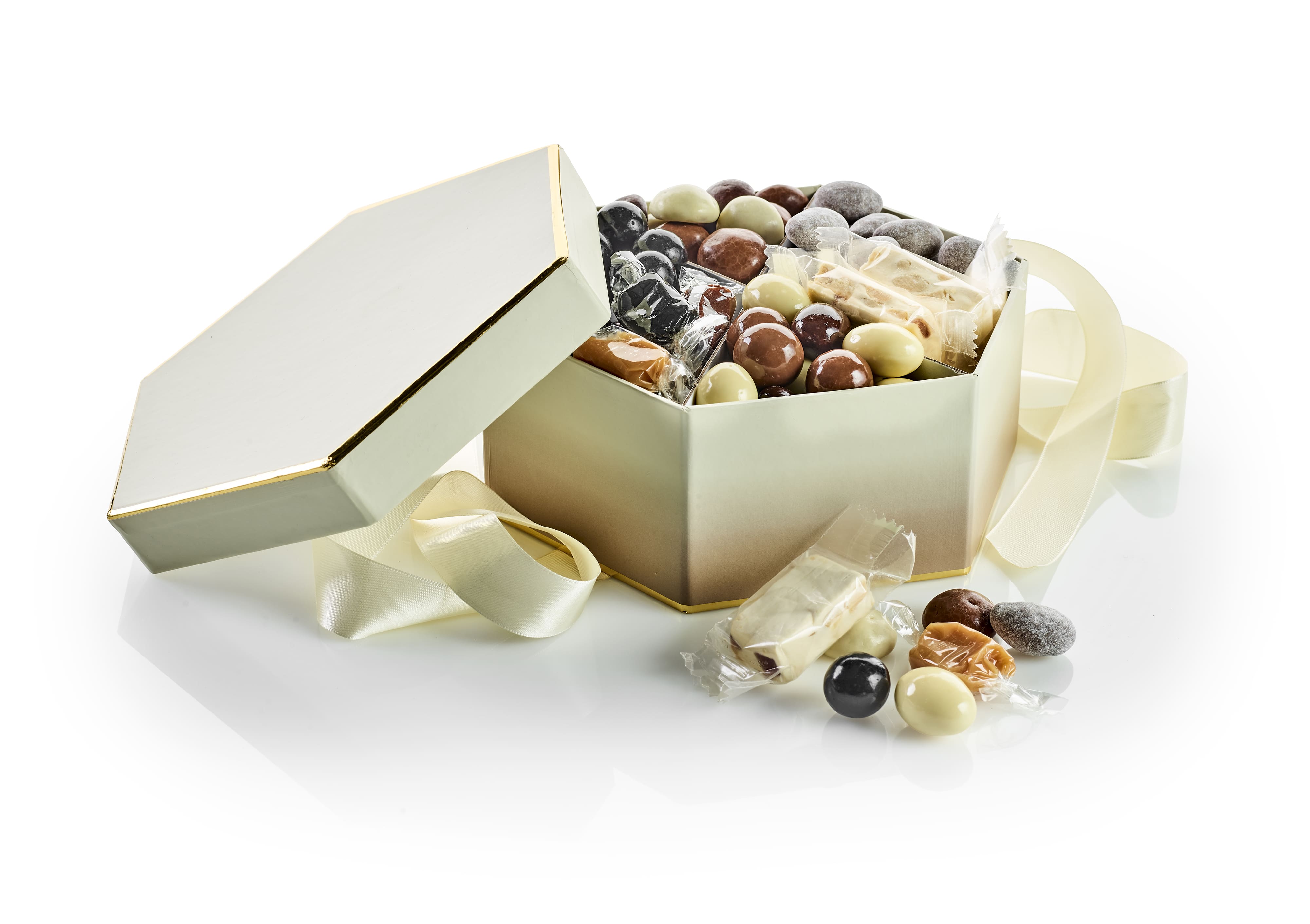 Hatteæske med Familiemix, 900 g. - Hvid