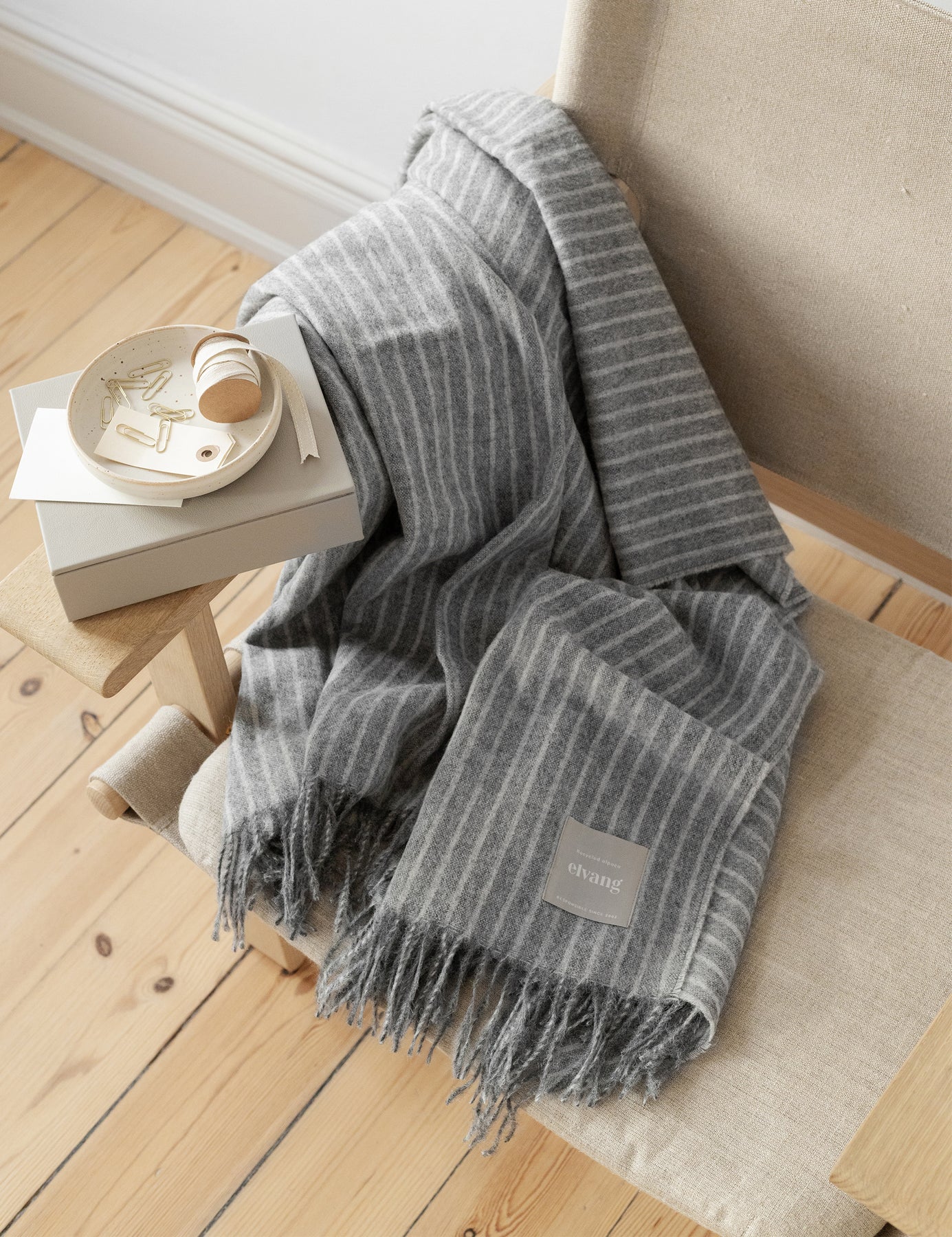 ELVANG Stribes Plaid - Recycled alpakauld & fåreuld-Grå