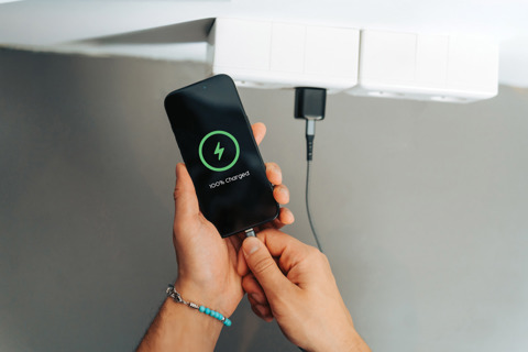 Urban Vitamin Monterey RCS genanvendt plast 20W GAN oplader-