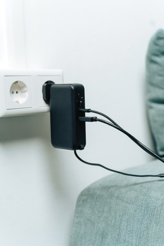 Urban Vitamin Eureka RCS recycled 65W hybridoplader-