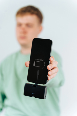 Urban Vitamin Los Angeles 20W PD powerbank i RCS plast-Sort