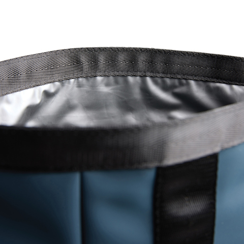 VINGA Baltimore RCS køletaske med rulletop-Navy