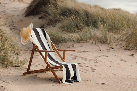 VINGA Valmer strandhåndklæde-Marineblå