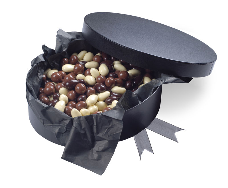 Hatteæske med 500 g. Blandede nødder & mandler-Sort