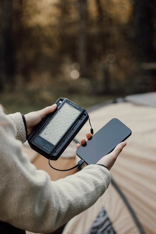 Nordic Drift Titan 10.000 mAh solcelle powerbank med 3 panel