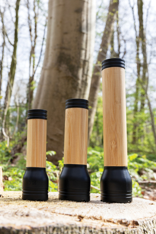 Lucid 5W lommelygte i RCS genanvendt plast og bambus-