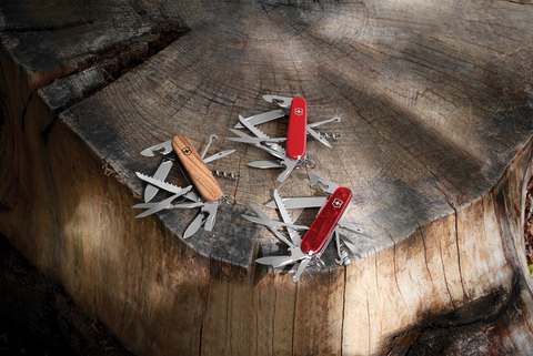 VICTORINOX Huntsman Wood lommekniv  med 13 funktioner